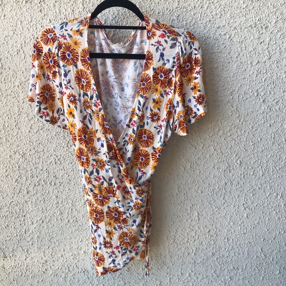 Floral wrap shirt - Picture 2 of 3